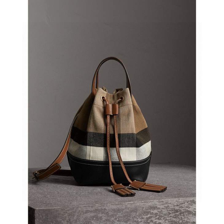 Picture of Burberry Handbags _SKUfw174128120fw
